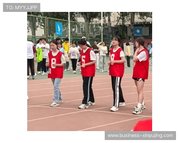 汗水背后的故事：运动员心路历程与赛场不为人知的瞬间揭秘